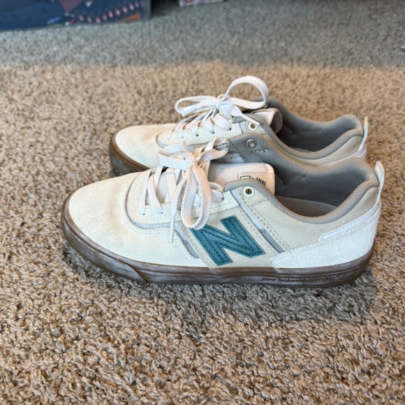 New Balance Cream and Teal Casual Shoes - Picture 1 of 4